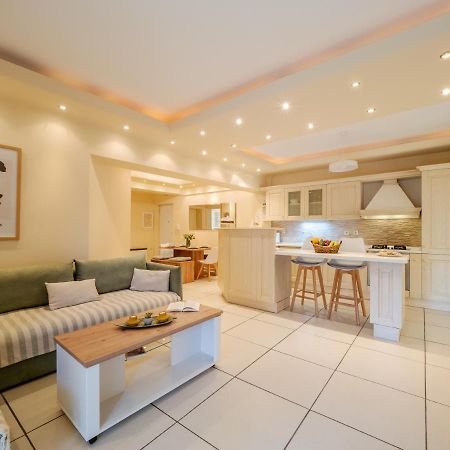 Aura Elegant Apartment Near Garitsa Bay Análipsis Екстериор снимка