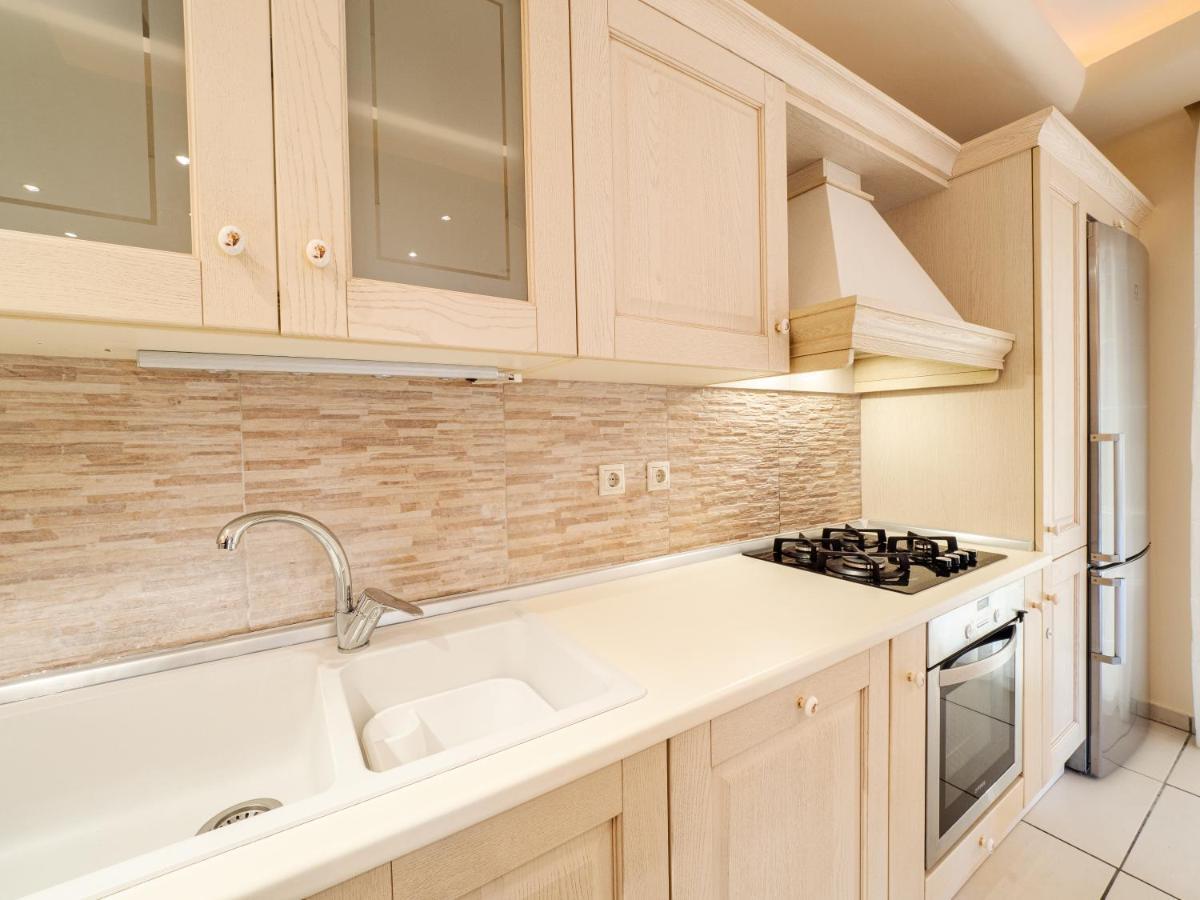 Aura Elegant Apartment Near Garitsa Bay Análipsis Екстериор снимка