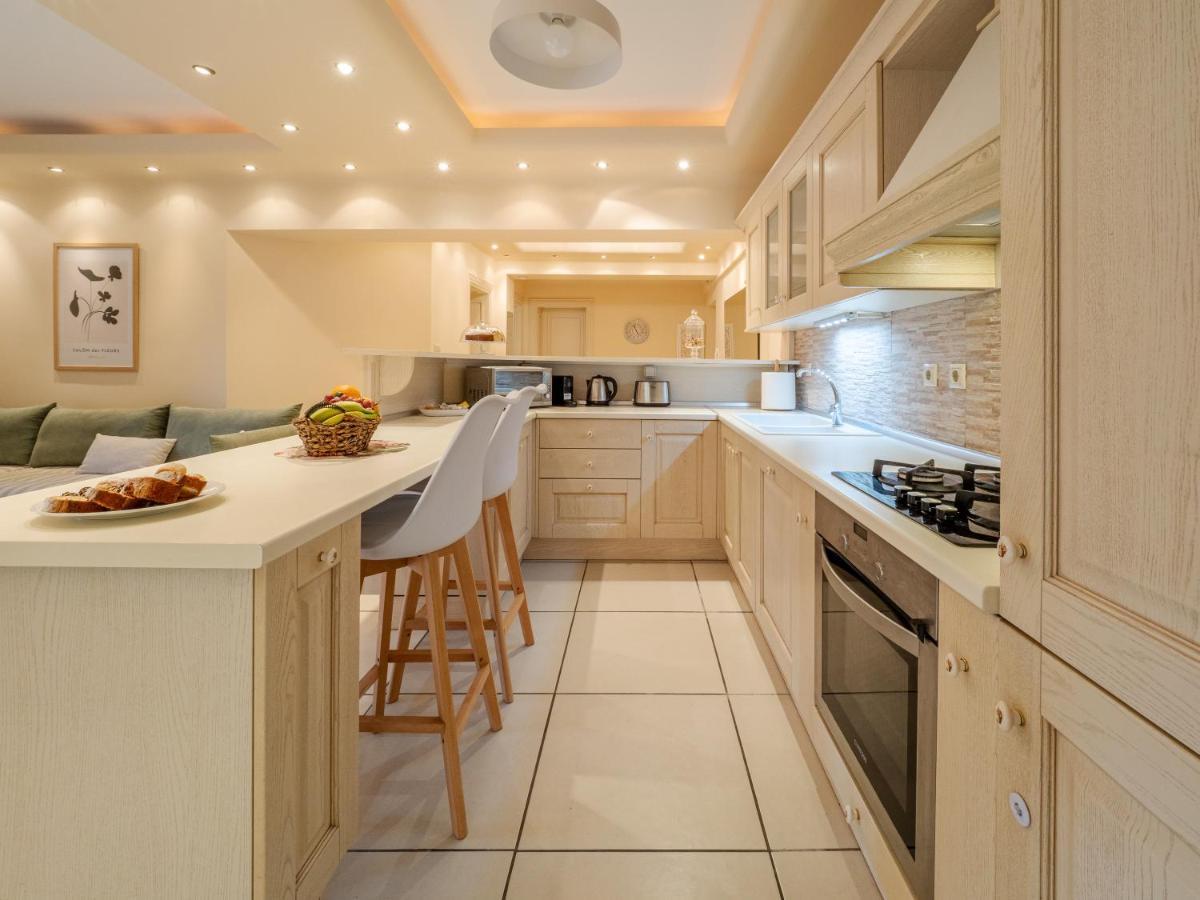 Aura Elegant Apartment Near Garitsa Bay Análipsis Екстериор снимка