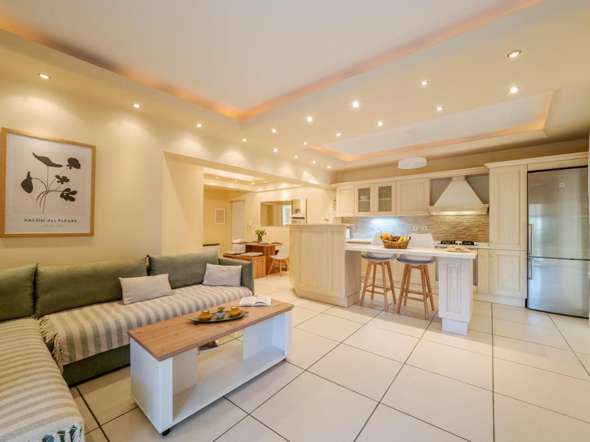 Aura Elegant Apartment Near Garitsa Bay Análipsis Екстериор снимка